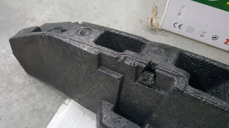 Absorber zderzaka przedniego VW CADDY 2K5807248B demontaż oryginał