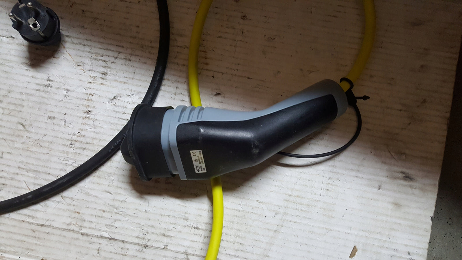 Ładowarka przewód VW AUDI 12E971675AN oryginał