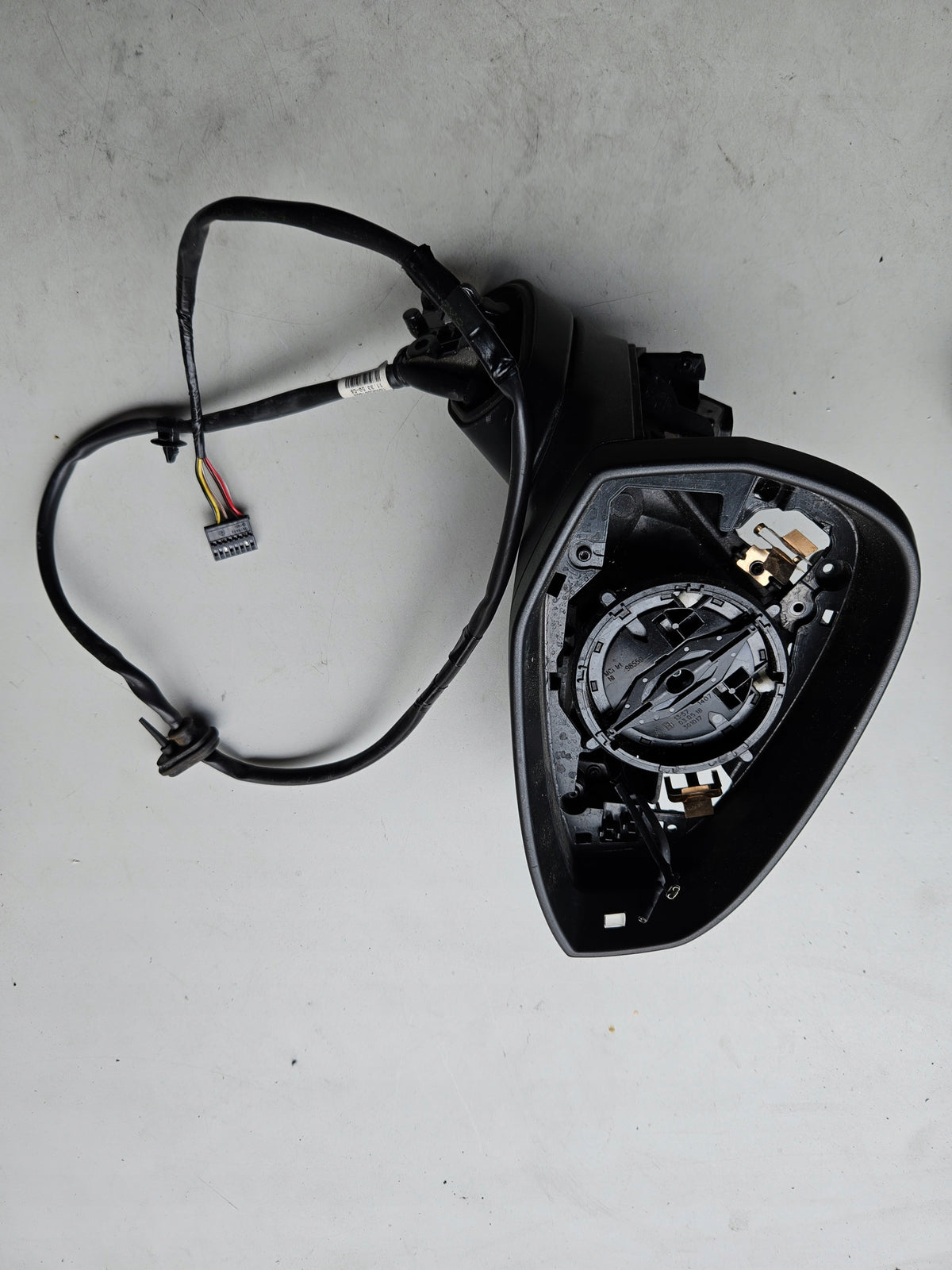 Pr Lusterko zewn AUDI A4 B9 8W1857410K 6 pin IDEAŁ