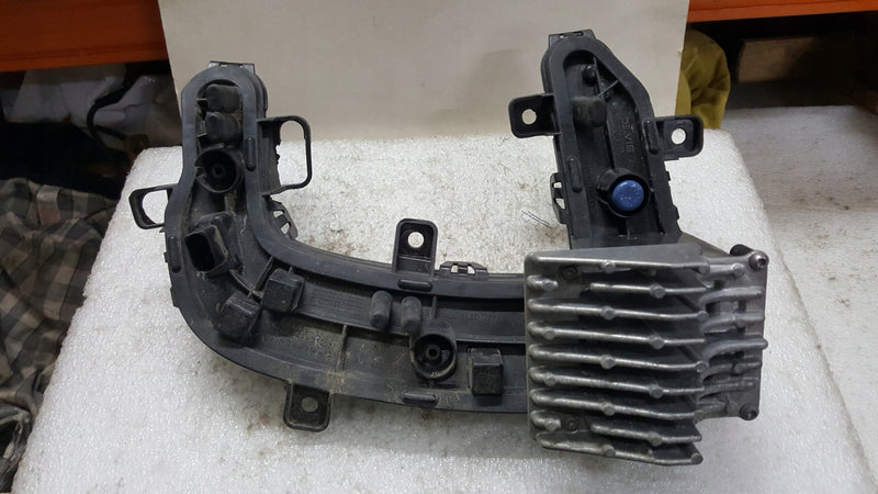 Prawy halogen LED- DRL-- VW E-UP! lift 12E941056E demontaż