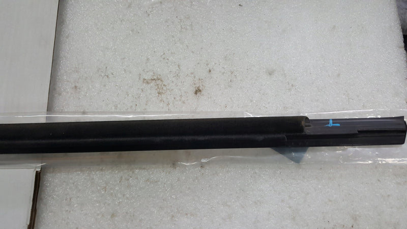 Listwa zgarniająca prawy przód AUDI A4 (B9) RS4 8W0853284D demontaż