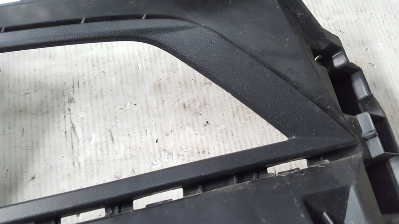 Kratka ramka halogenu prawa VW POLO 2G0853666G