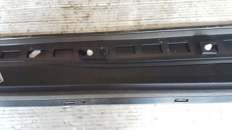 Listwa drzwi prawy przód AUDI Q2 S-LINE 81A853960A