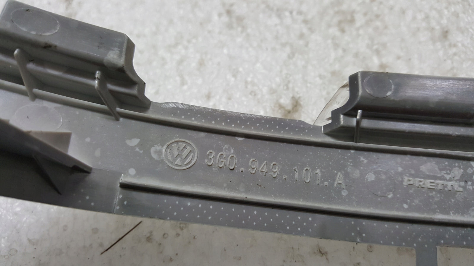 Lewy kierunkowskaz lusterka zewnętrznego VW PASSAT B8 3G0949101A