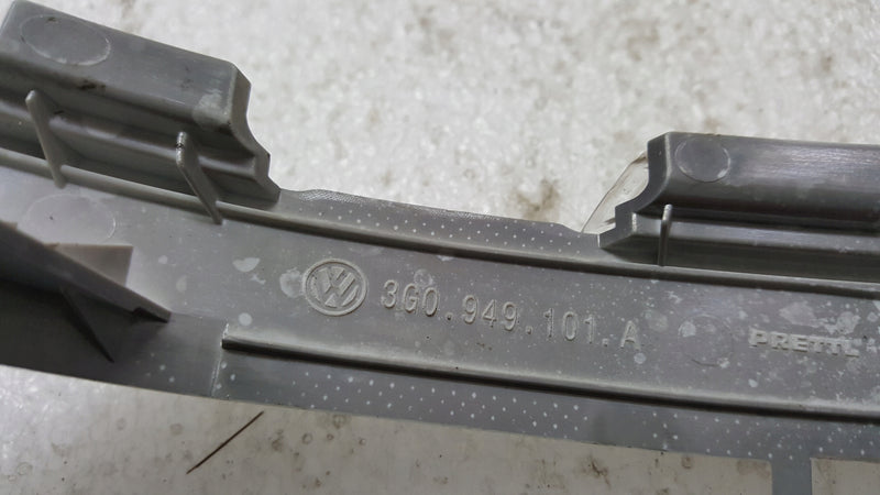 Lewy kierunkowskaz lusterka zewnętrznego VW PASSAT B8 3G0949101A