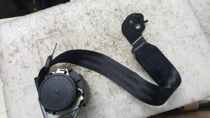 A6 C8 4K PAS BEZPIECZEŃSTWA ŚRODKOWY KANAPY OPARCJA TYŁ 4K8857807D A7 4K