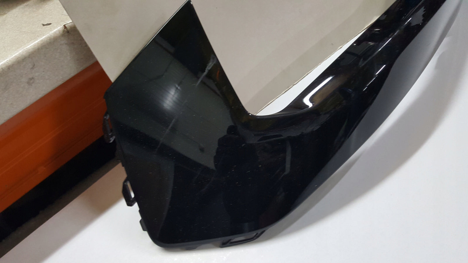 Atrapa listwa zderzaka lewy tył AUDI Q5 80F807967 demontaż