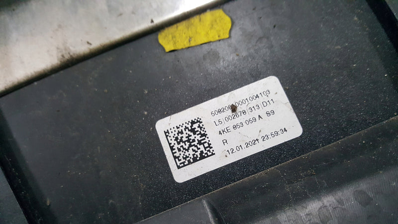 Listwa drzwi lewy tył AUDI E-TRON 4KE853969 demontaż