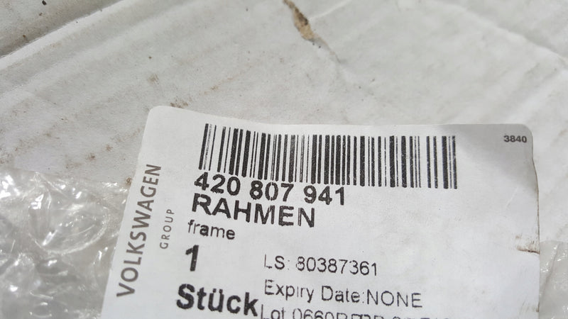 Ramka kratka zderzaka LE przód AUDI R8 420807941