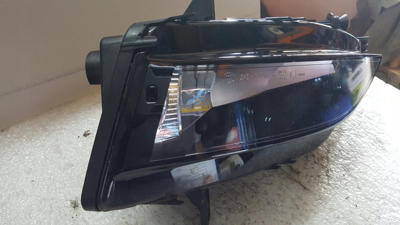 Prawy halogen VW GOLF VII 5G0941662F demontaż