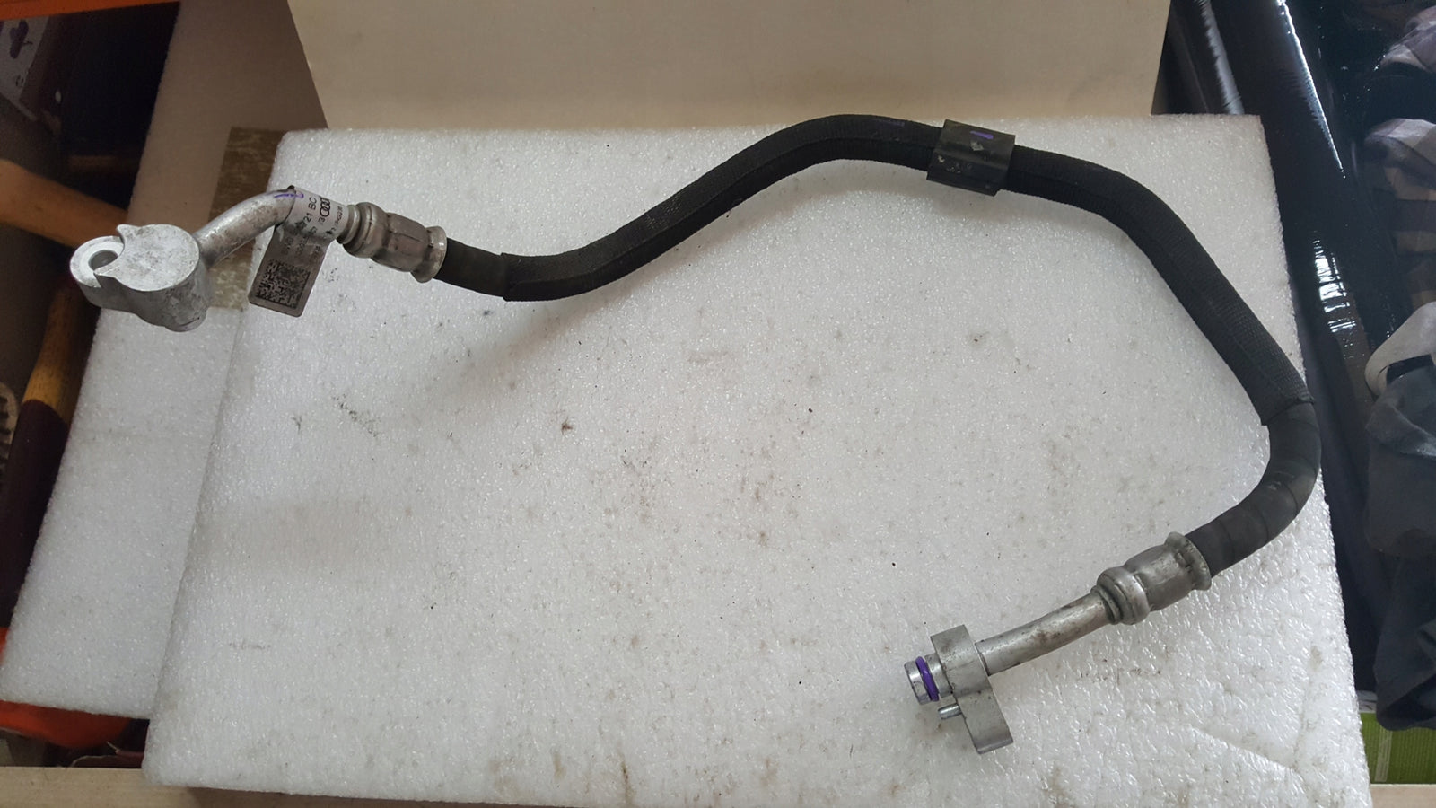 Przewód rurka klimatyzacji AUDI A4 (B9) A5 8W0816721BC demontaż