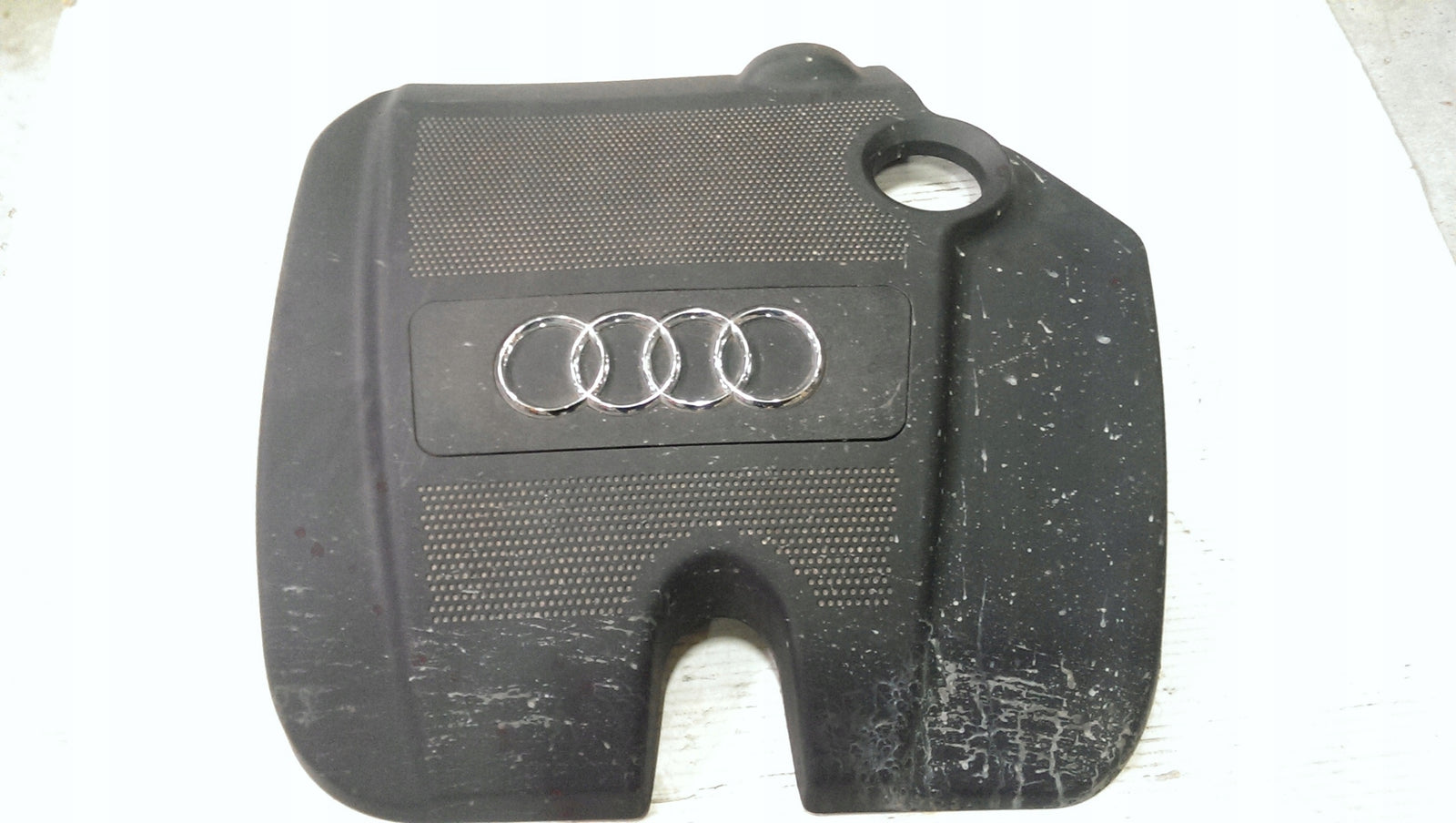 Pokrywa osłona silnika AUDI 06A103925AR demontaż
