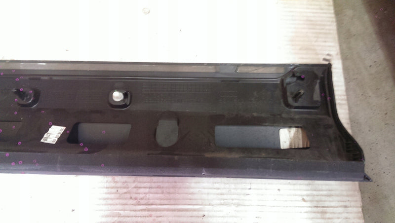 Listwa drzwi prawy przód AUDI Q3 II 83A853960A/B