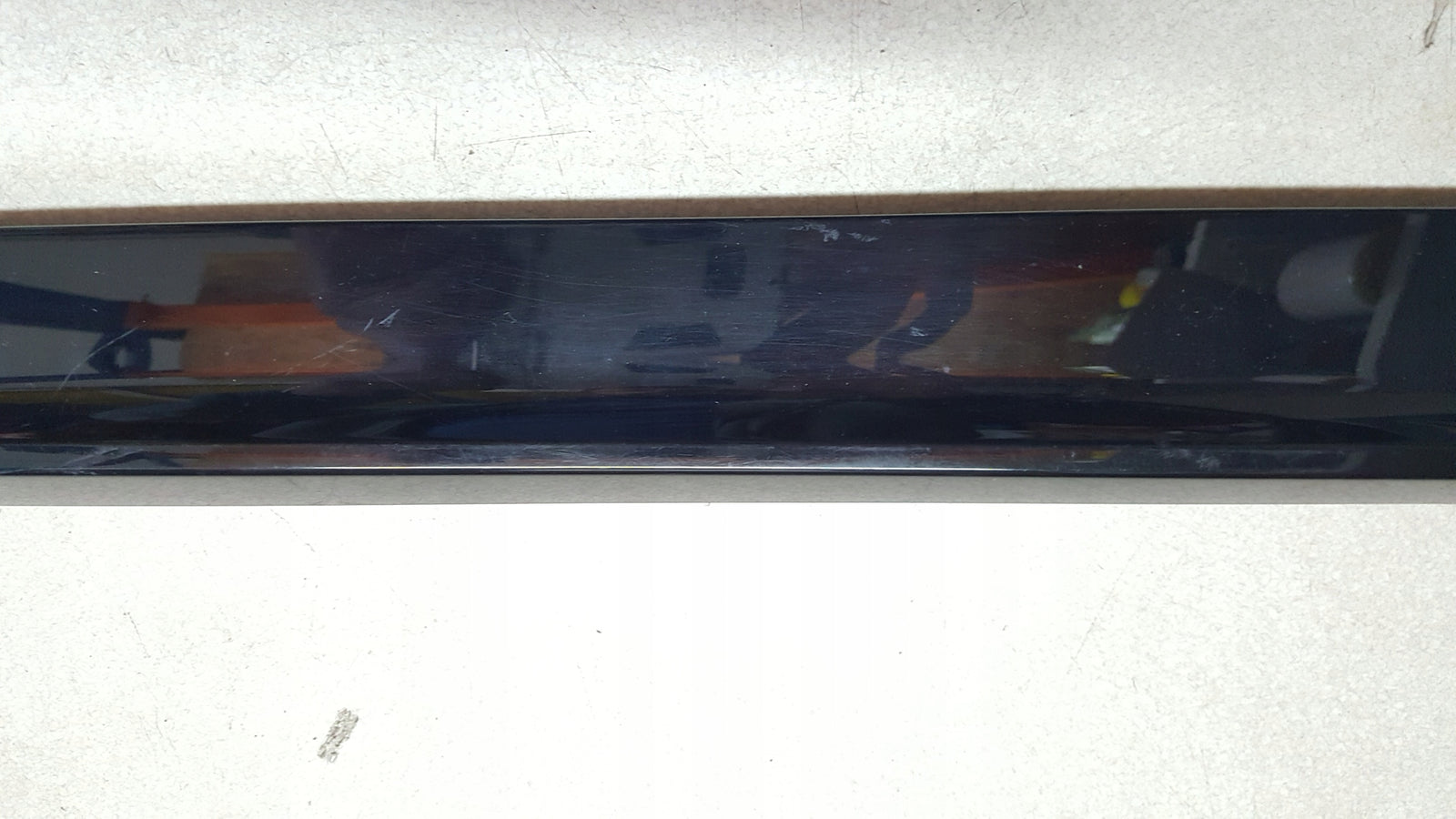 AUDI Q7 17^ prawa listwa klapy tył spoiler 4M0854872A