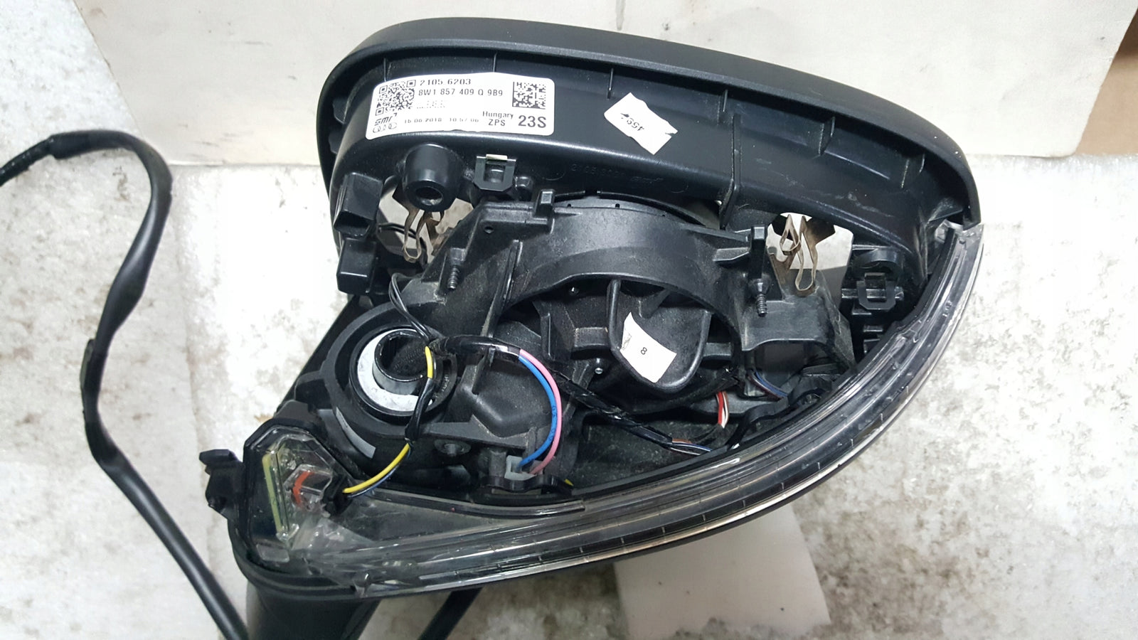Le lusterko zewnętrzne AUDI A4 B9 2015- 10PIN 8W1857409Q