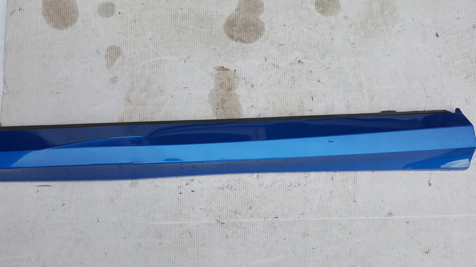 Listwa progowa prawa strona AUDI A3 cabrio 8V7853860