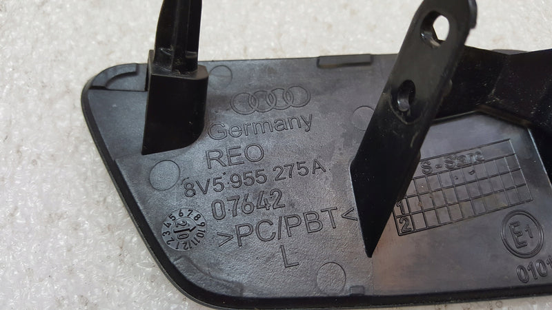 Zaślepki spryskiwaczy lewa + prawa AUDI A3 8V5955275A 8V5955276A demontaż