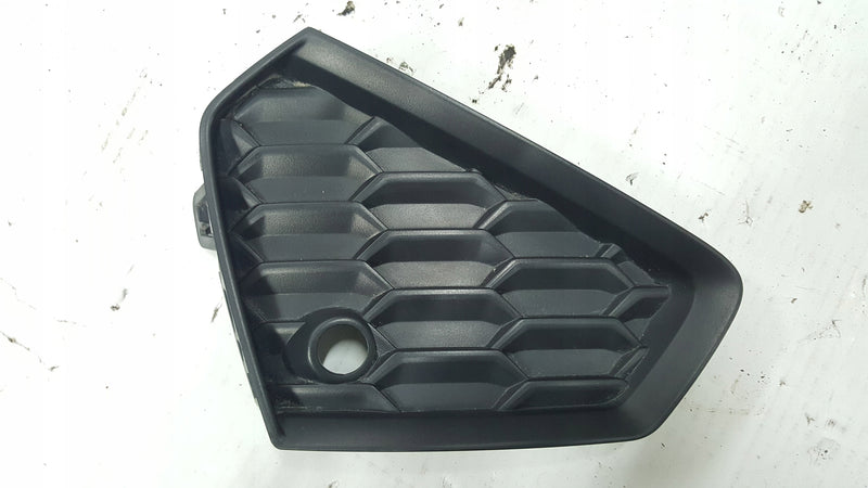Kratka zderzaka prawy tył AUDI A3 8Y4807820A