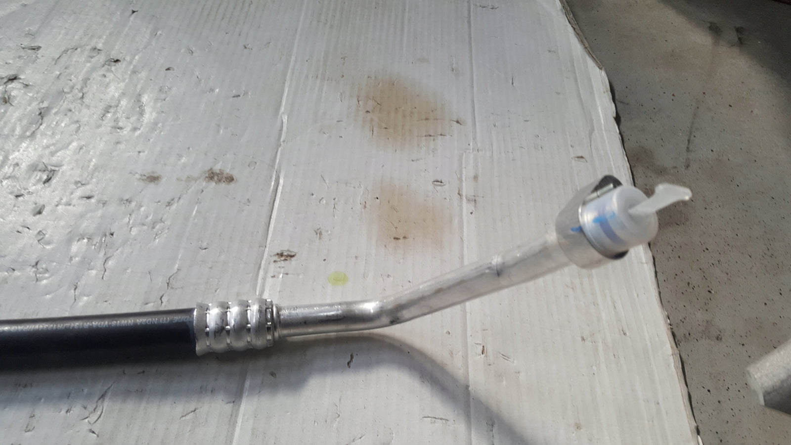 NOWY ORYGINALNY przewód rurka klimatyzacji AUDI A4 (B9) A5 8W0816743BN