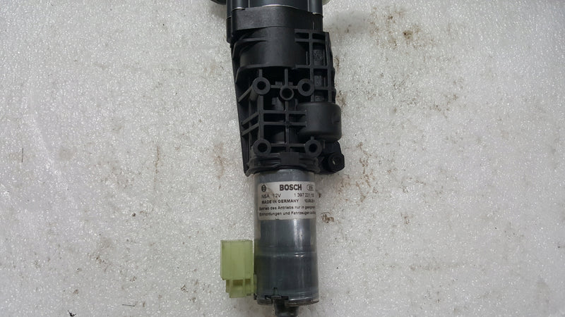Mechanizm siłownik klapy bagażnika AUDI A6 (C8) kombi 4K9827851B