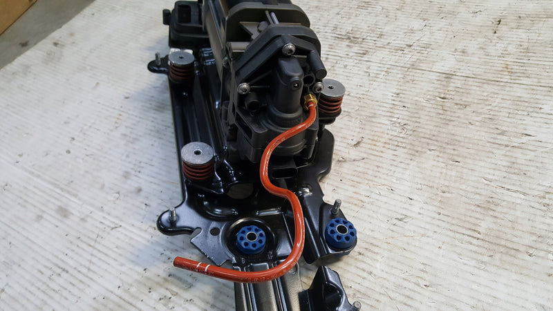 Kompresor zawieszenia AUDI Q5 80A616005E demontaż
