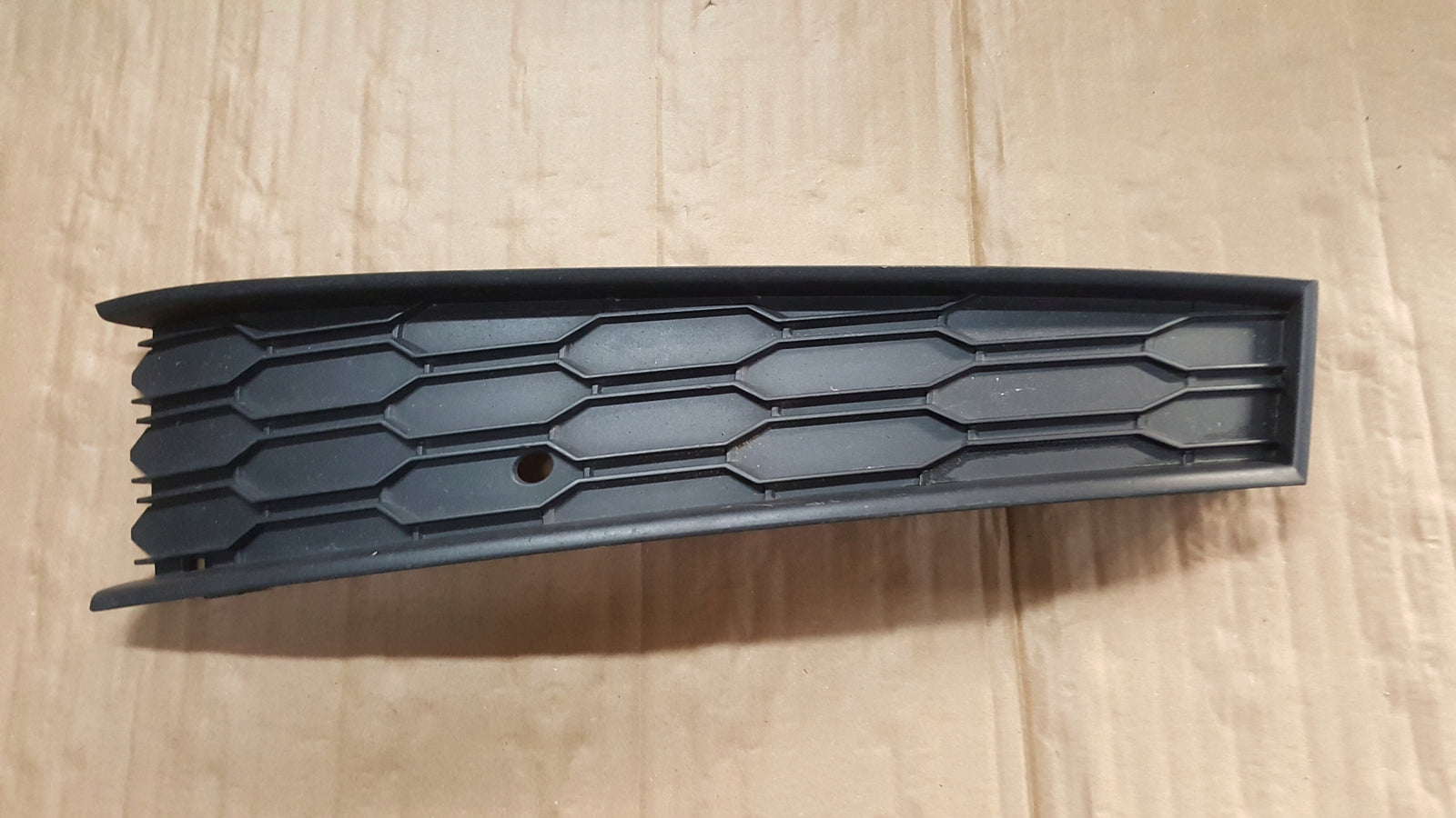 Skoda Scala kratka zderzaka prawa 657807682A
