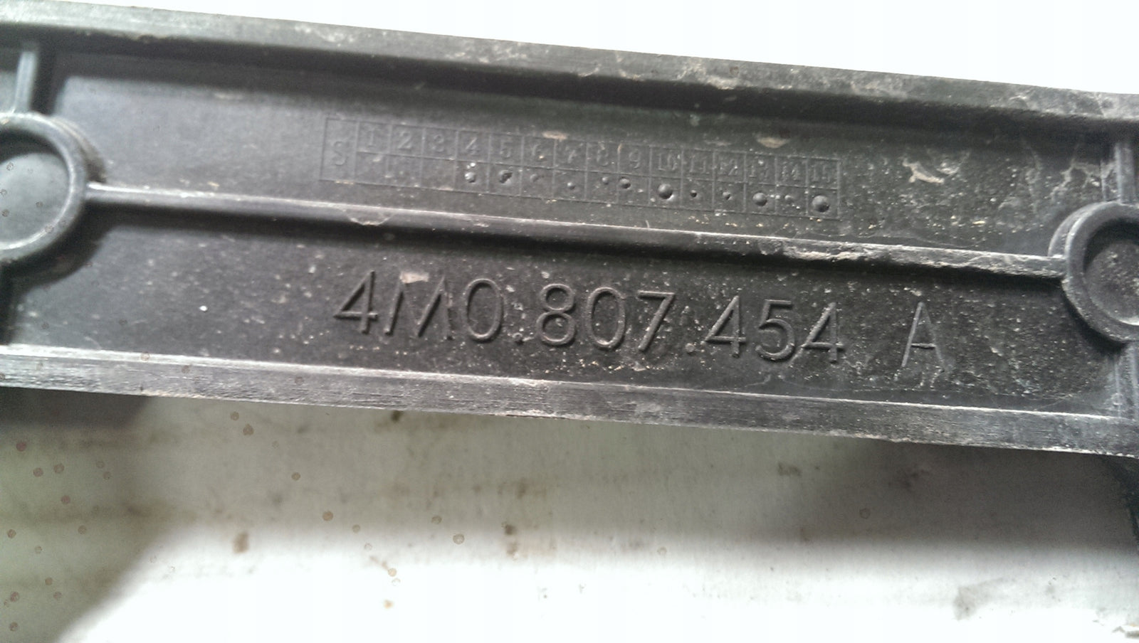 Ślizgi zderzaka L+P tył AUDI Q7 4M0807453A/454A