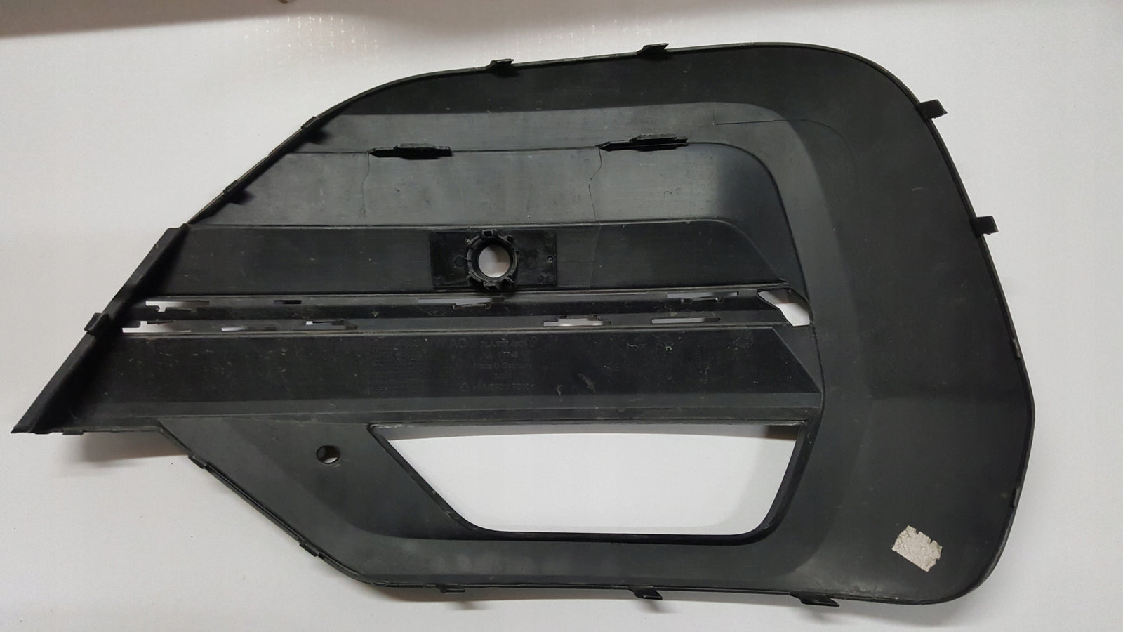 Kratka zderzaka prawy przód VW T6.1 7LA807490 demontaż