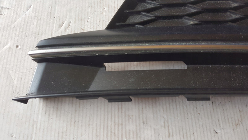 Kratka zderzaka LE przód AUDI A5 S-LINE 8W6807681F