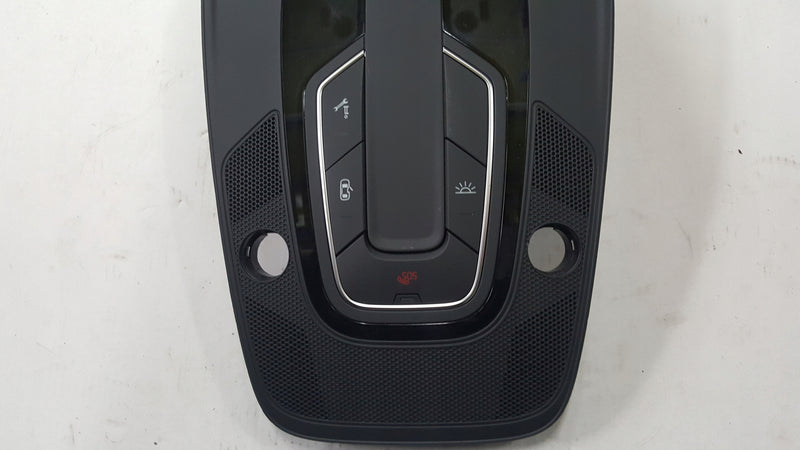 Lampka podsufitki AUDI 4K0947135AE demontaż