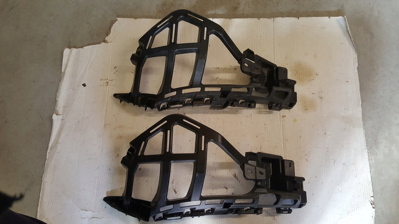 Ślizg zderzaka prawy tył VW BEETLE 5C5807394H demontaż