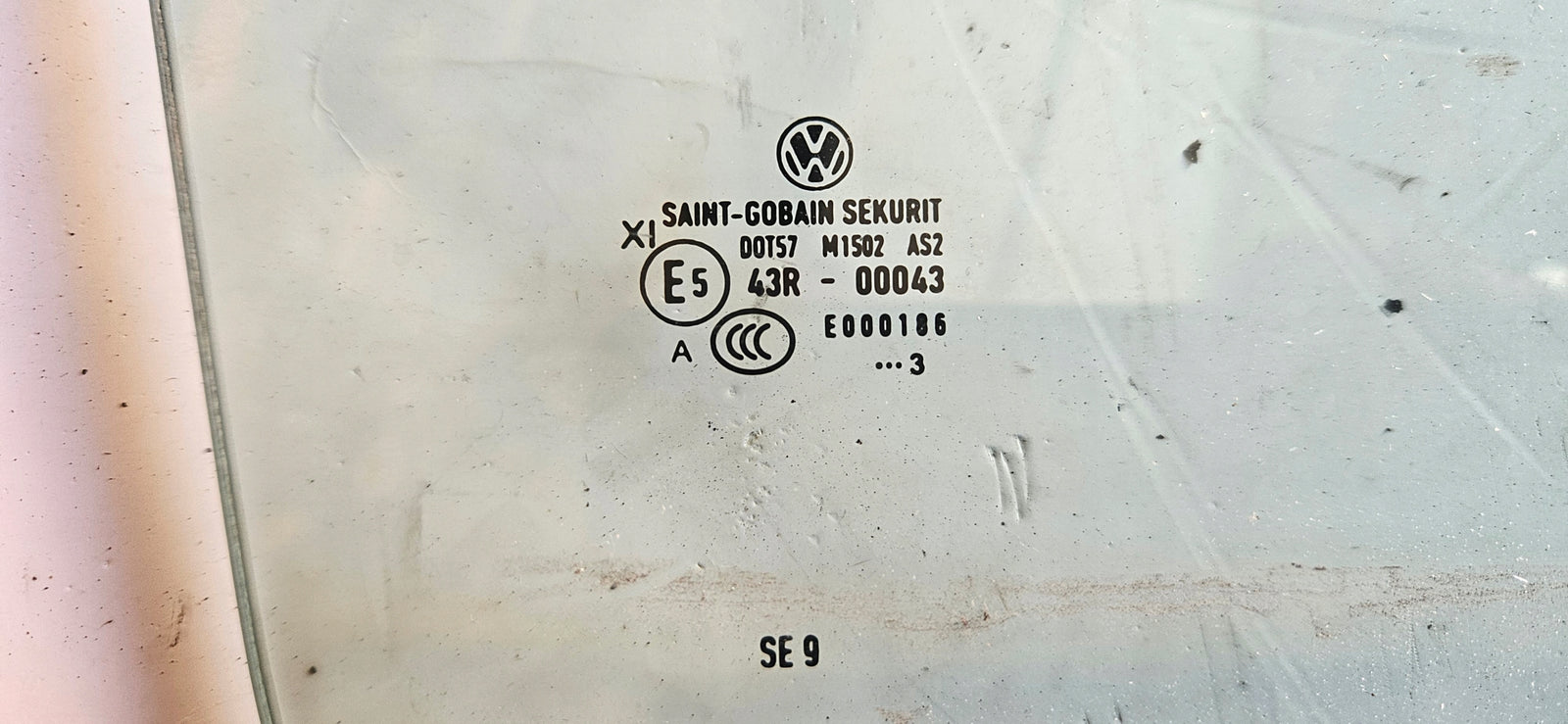 Szyba drzwi pasażera przód podwójna Vw T6.1 California