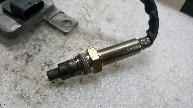 Sonda lambda czujnik NOX AUDI A4 (B9) A5 8W0907807A demontaż