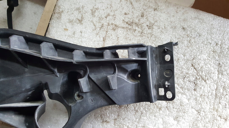 Uchwyt reflektora lewy Audi A5 S5 RS5 8T Lift 8T0805607D