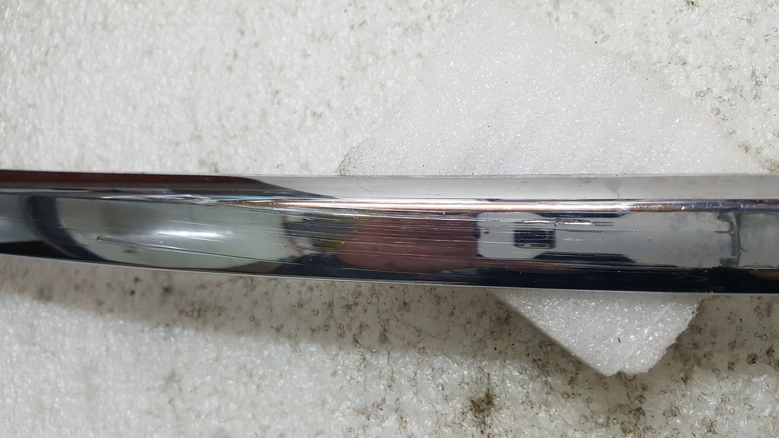 AUDI A6 C6 LIFT 08- OZDOBNA LISTWA CHROM ZDERZAKA PRZÓD LEWA 4F0853065
