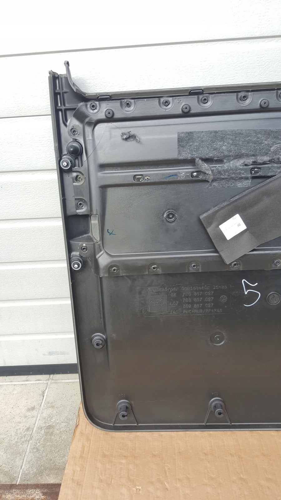 Tapicerka poszycie boczek lewa strona VW T5 T6 7E5867027 demontaż