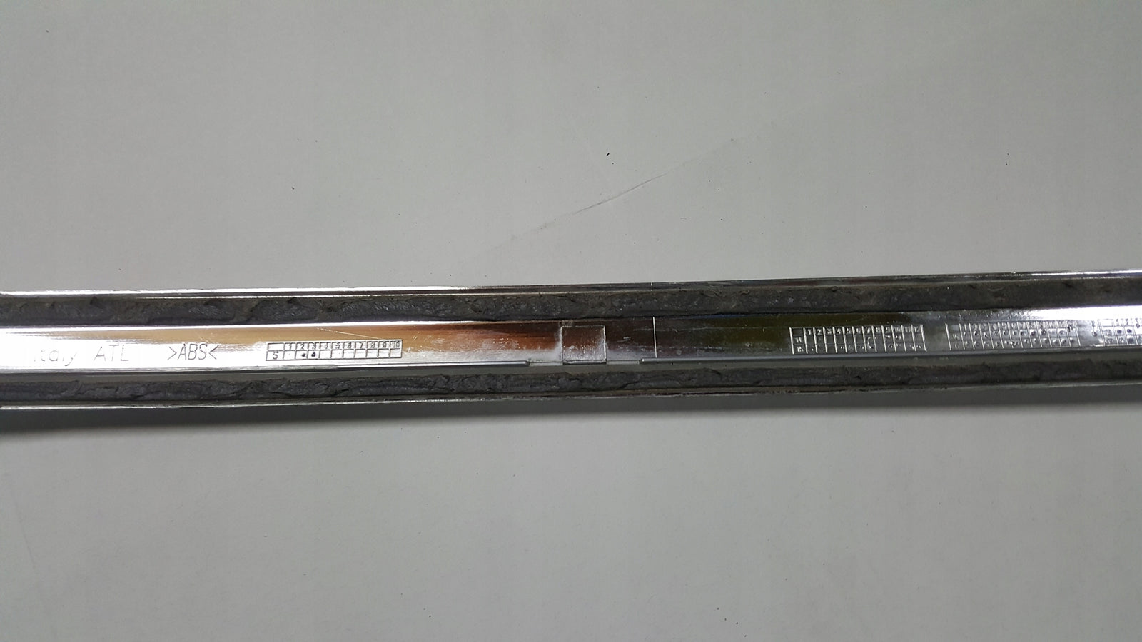 Listwa chrom drzwi przód prawa strona VW T5 T6 7E0853054B demontaż