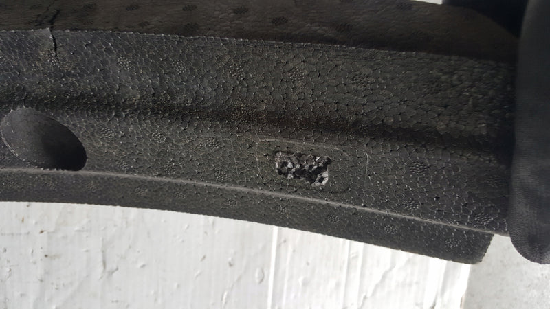 Absorber zderzaka przedniego SKODA ENYAQ 5LA807248 demontaż