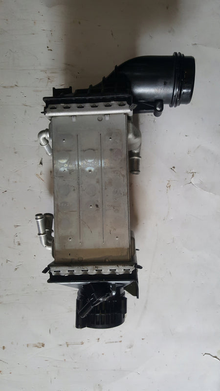 AUDI VW SEAT SKODA CHLODNICA INTERCOOLER WODNY 04E145785E