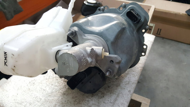 AUDI A3 S3 8Y SERWO HAMULCOWE 5WB614105AL