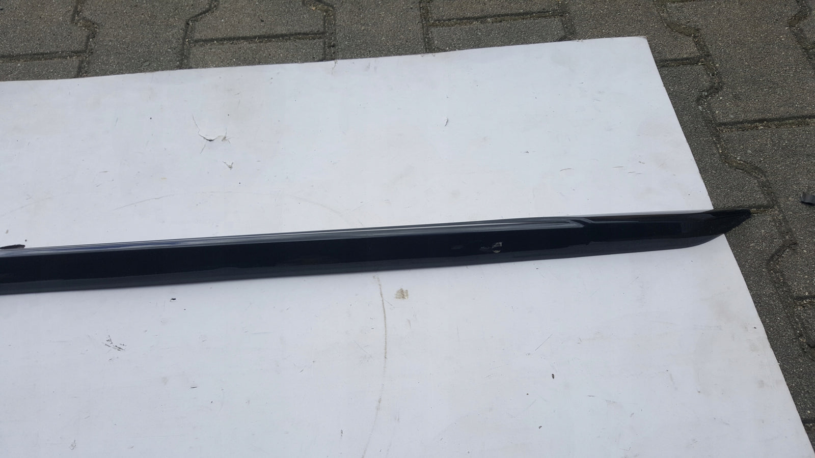 Listwa progowa prawa AUDI A4 B9 S-LINE 8W0853931A