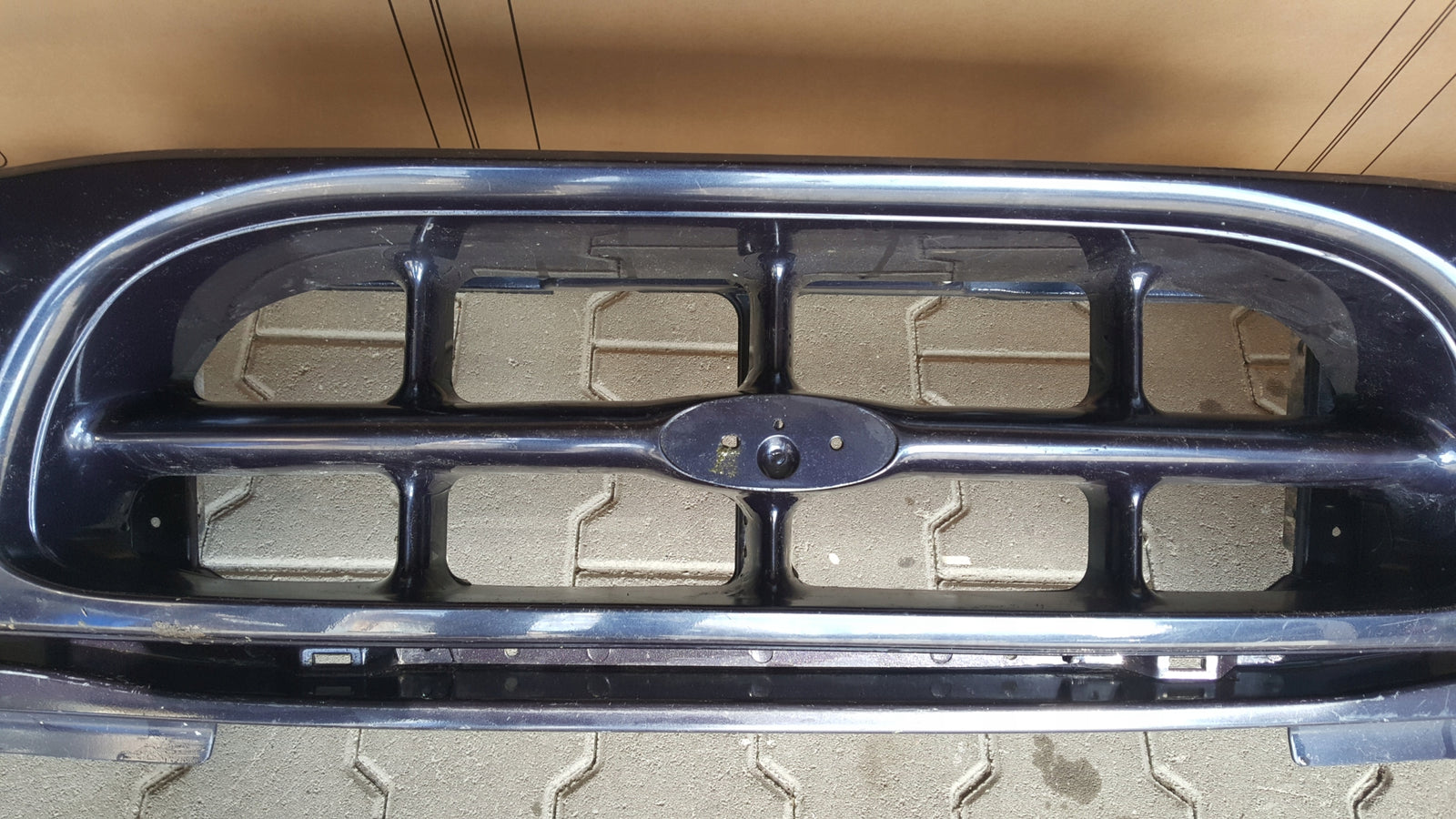 ATRAPA GRILL wraz z wzmocnieniem czołowym FORD EXPLORER II 95r f57b8200