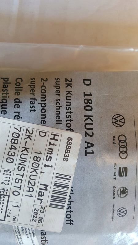 NOWY ORYGINALNY uszczelniacz z tworzywa sztucznego Volkswagen 2K D18KU2A1