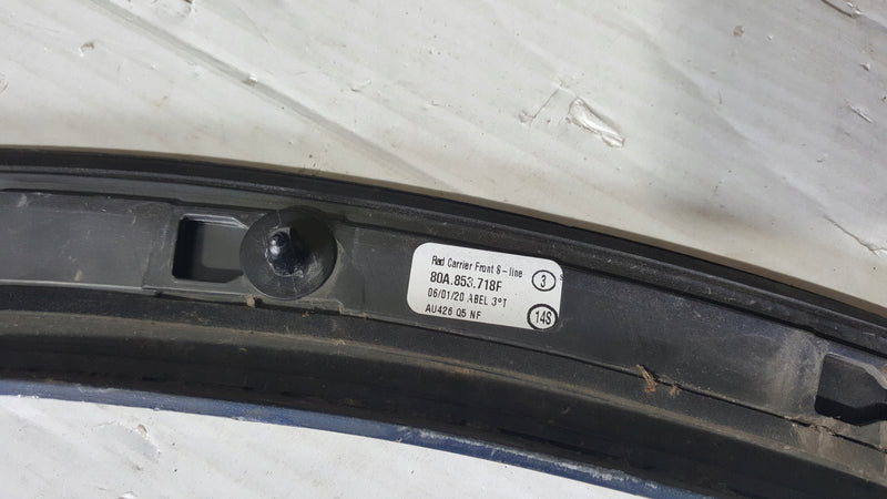 Listwa błotnika prawy przód AUDI Q5 80A853718F demontaż