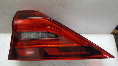 Lampa LED w klapę prawy tył AUDI A1/S1 82A945094B demontaż