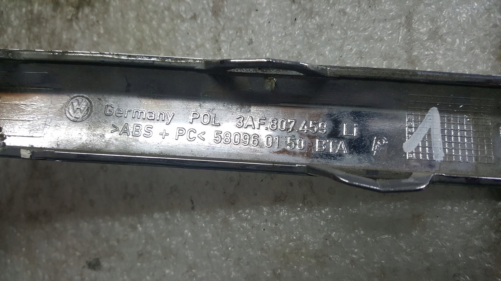 VW PASSAT B7 11- LISTWA CHROM ZDERZAKA TYLNEGO LEWY 3AF807459