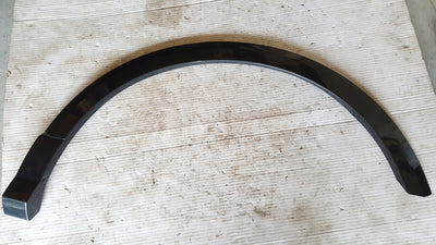 Listwa błotnika lewy tył AUDI Q2 81A853817A