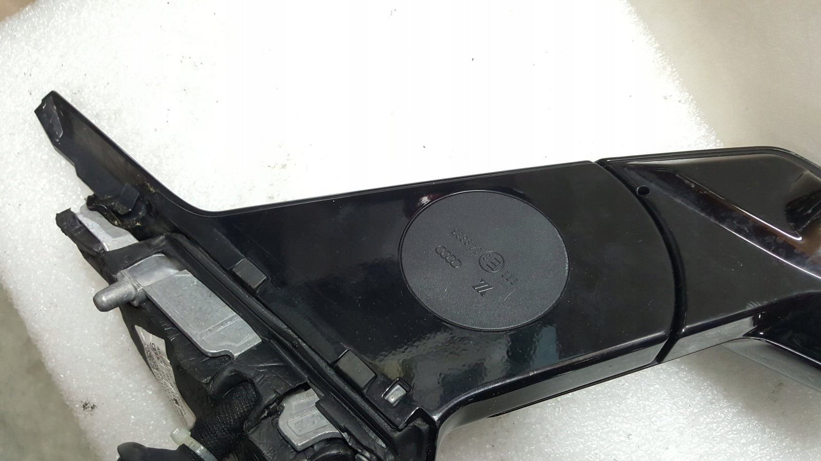 Lusterko lewe kamera AUDI E-TRON 4KE857409G demontaż