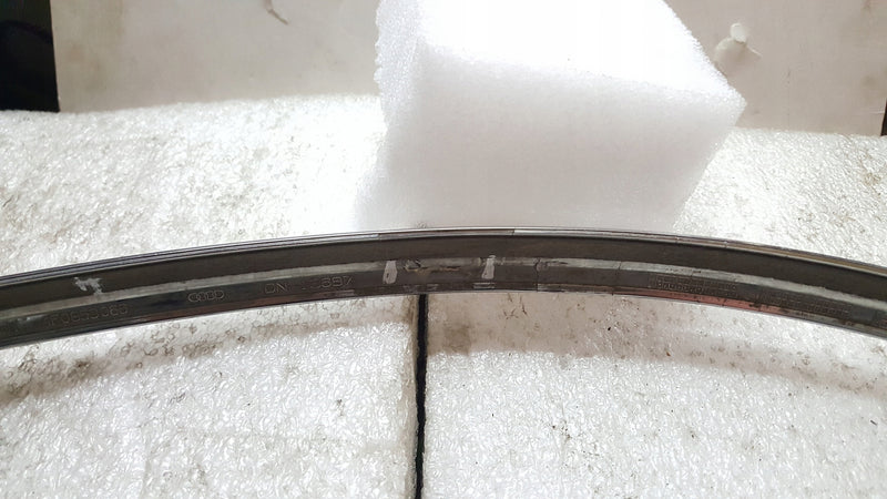 AUDI A6 C6 - LISTWA ZDERZAKA PRAWY PRZÓD 4F0853066