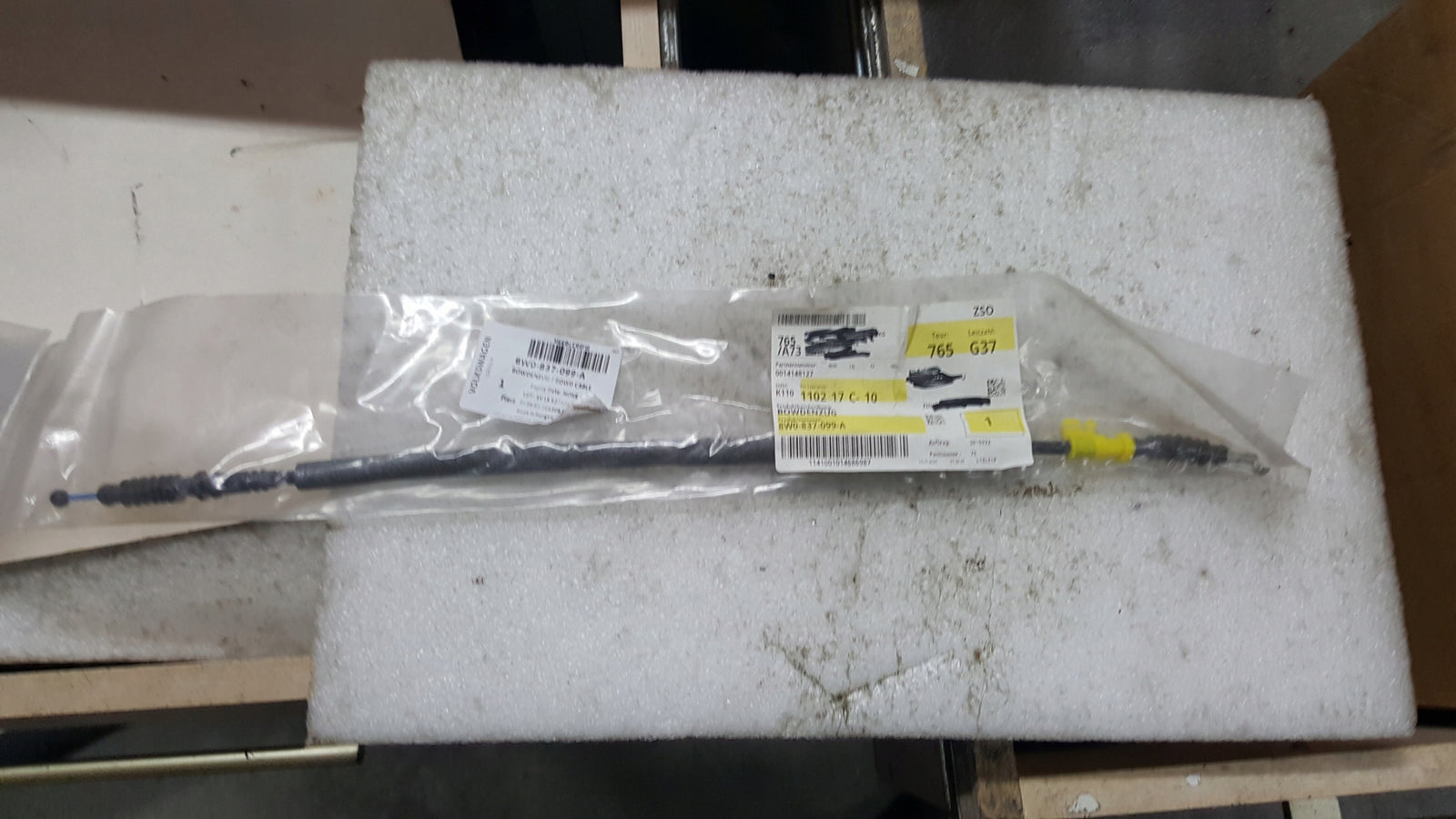 Audi A4 B9 A5 F5 Q5 FY Cięgno Bowdena Linka Klamki 8W0837099A